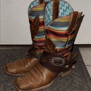 ariat circuit feather size 8